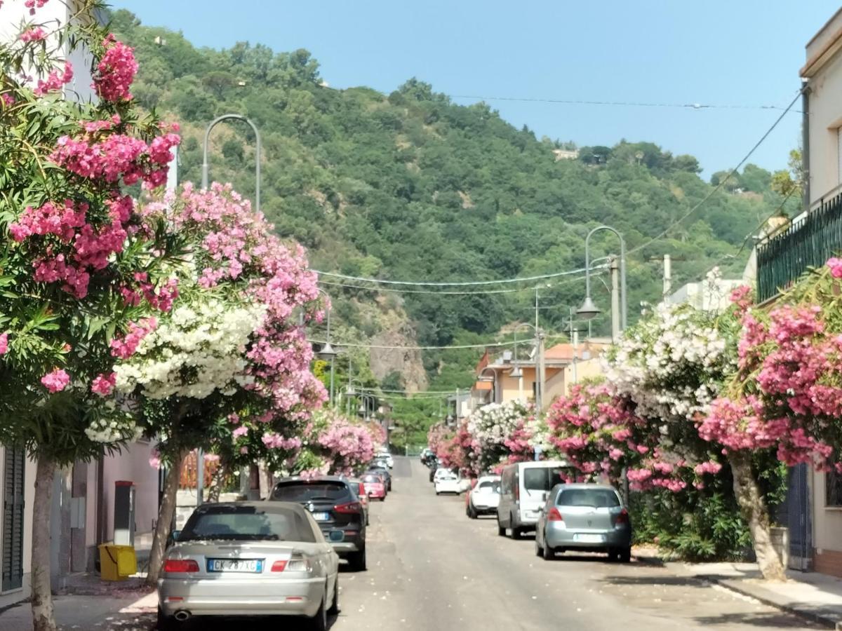 Tuttifrutti Holiday Acireale Exterior foto