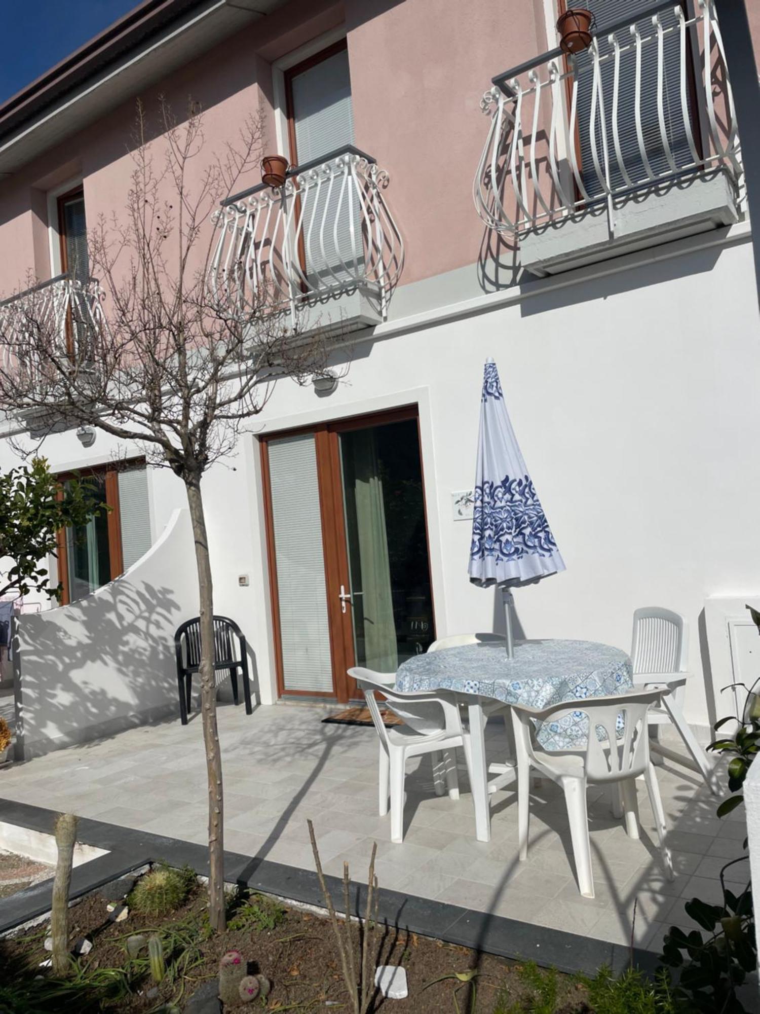 Tuttifrutti Holiday Acireale Exterior foto